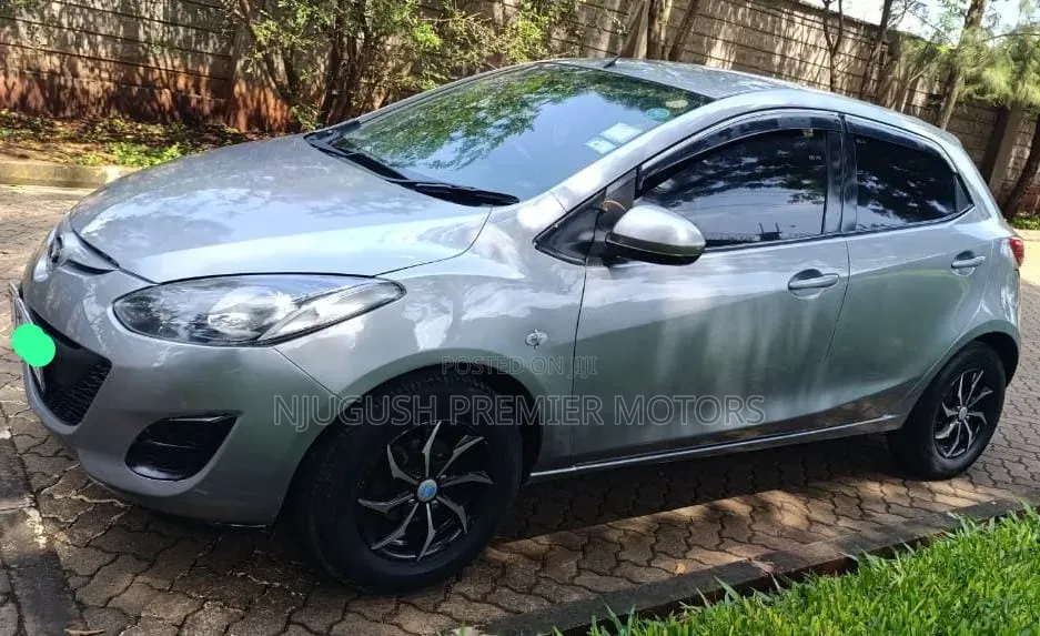 Mazda Demio 2012 Silver