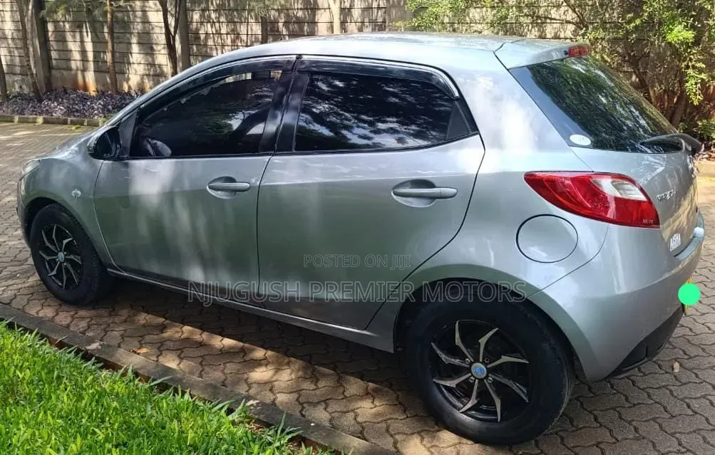 Mazda Demio 2012 Silver