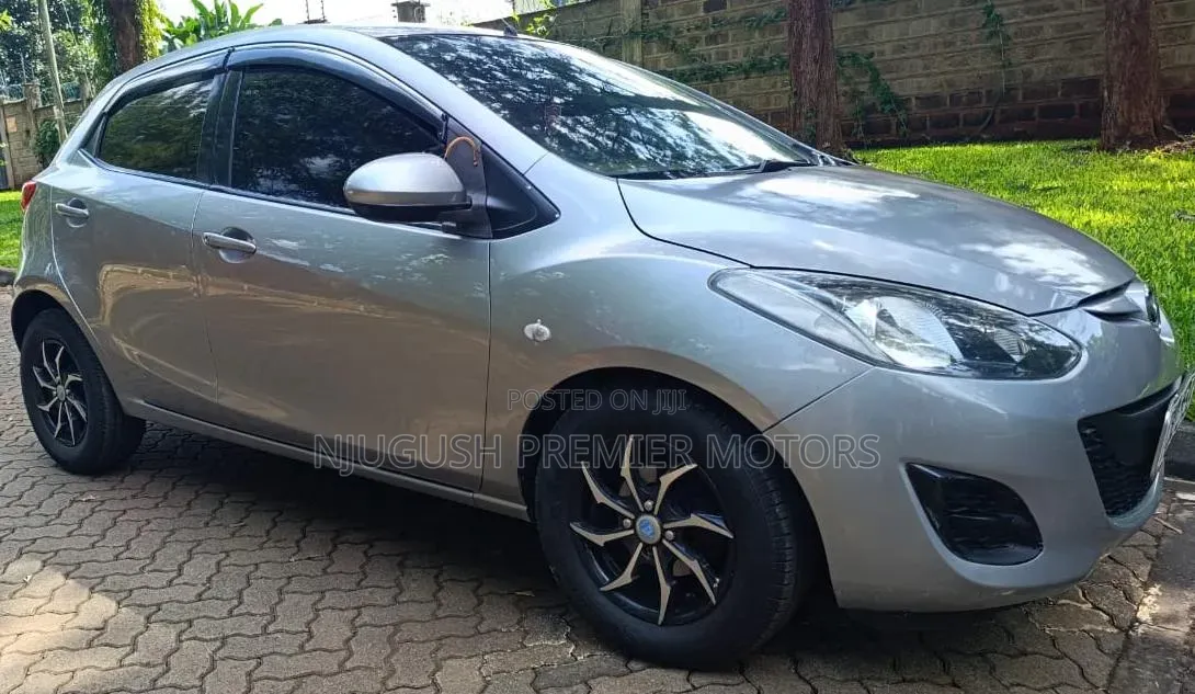 Mazda Demio 2012 Silver