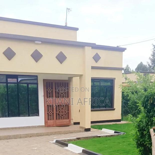 3bdrm Bungalow in Kenyatta Road / Theta  for sale