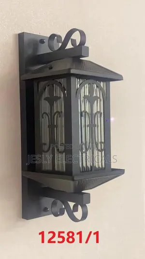 Classic Black Outdoor Wall Lantern