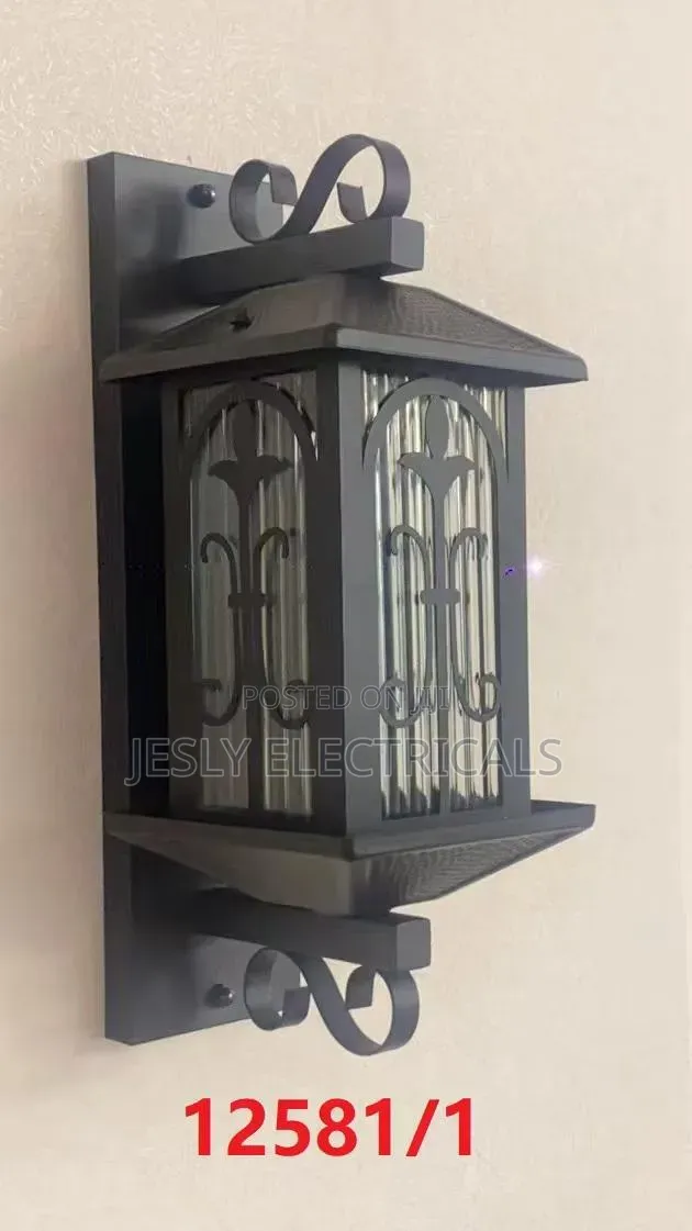 Classic Black Outdoor Wall Lantern