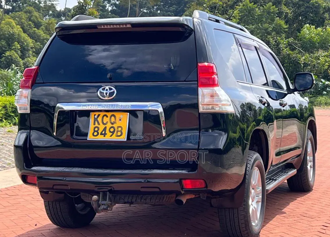 Toyota Land Cruiser Prado 2011 Black