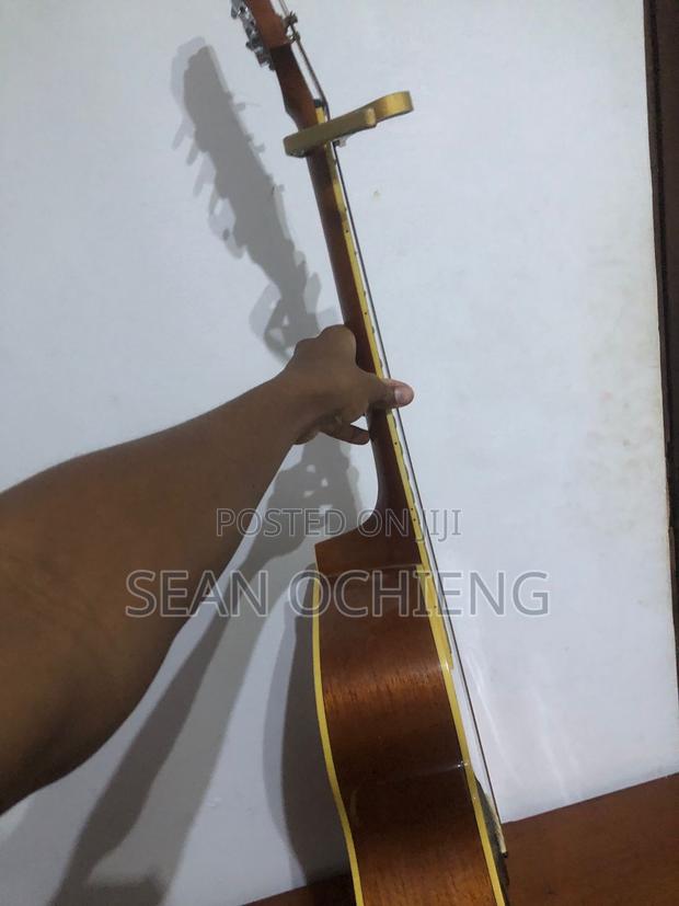 Acoustic Guitar - thumbnail 2