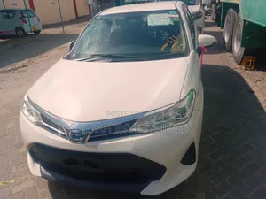 Toyota Corolla Fielder 1.5 Hybrid FWD 2019 White