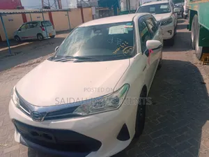 Toyota Corolla Fielder 1.5 Hybrid FWD 2019 White