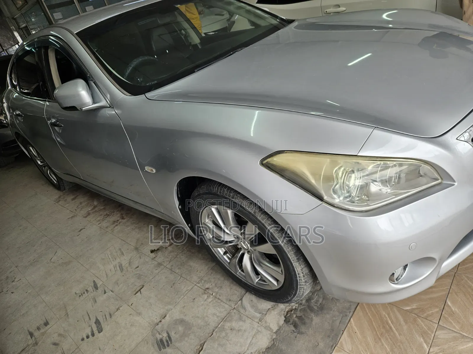 Nissan Fuga 2013 Silver