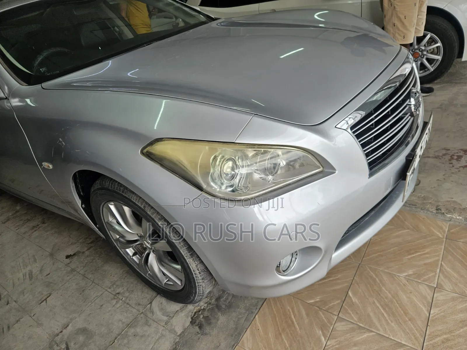 Nissan Fuga 2013 Silver