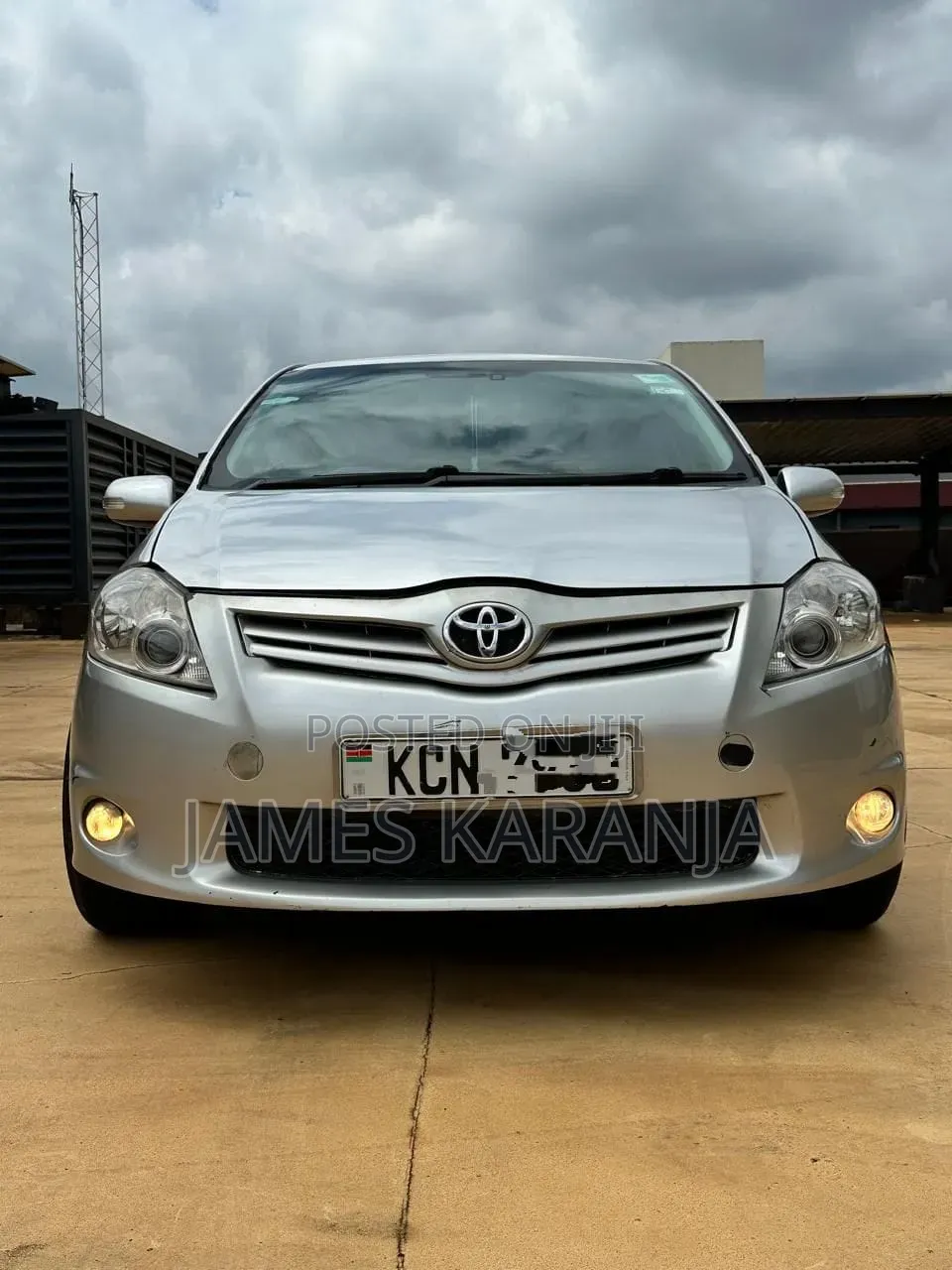 Toyota Auris 2011 Silver