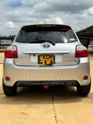Toyota Auris 2011 Silver