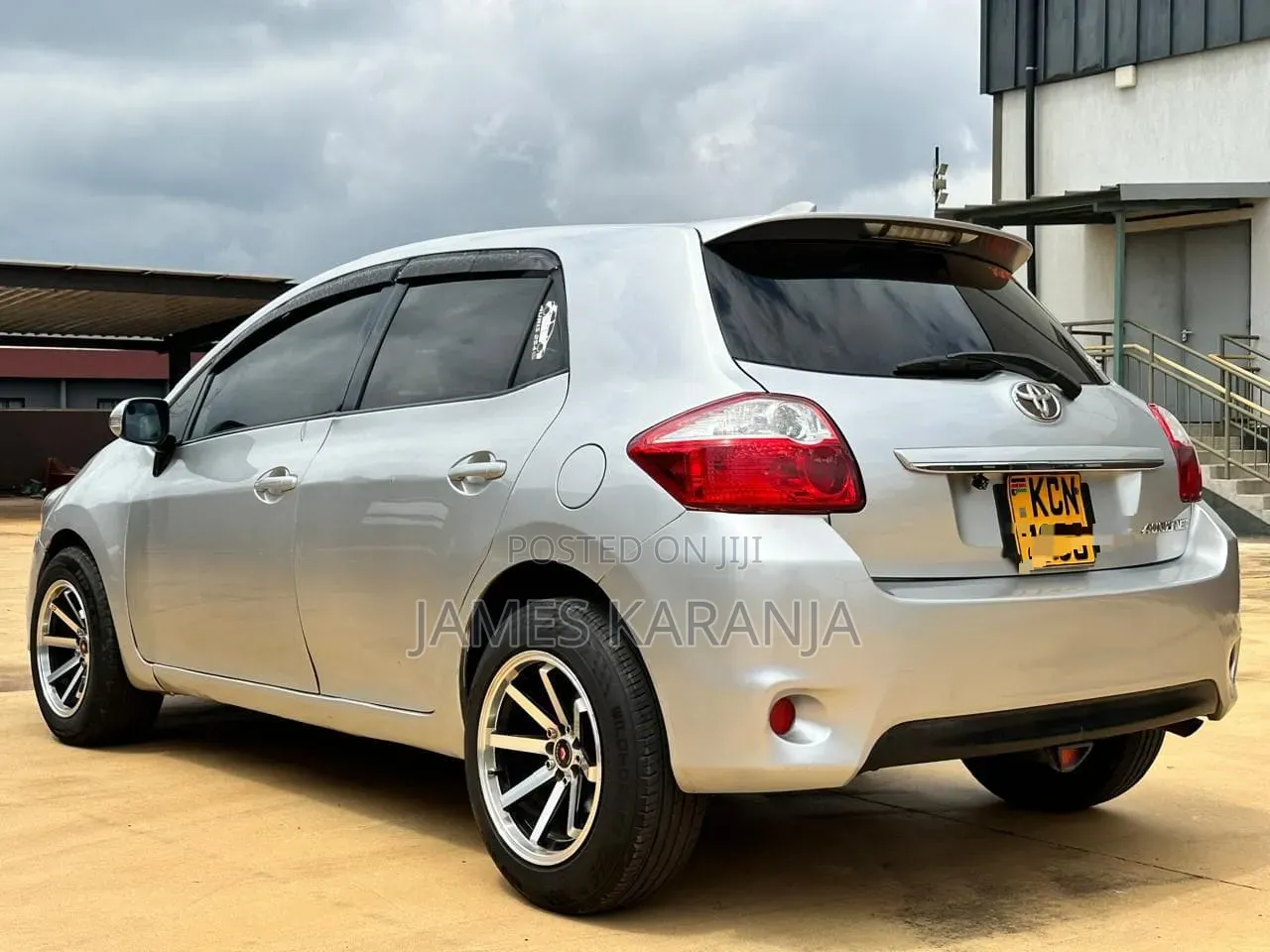 Toyota Auris 2011 Silver