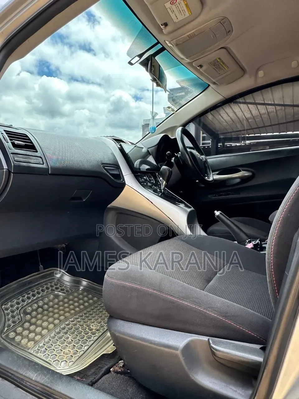 Toyota Auris 2011 Silver