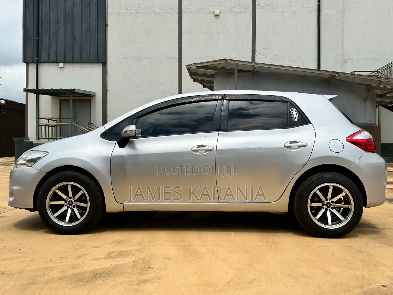 Toyota Auris 2011 Silver