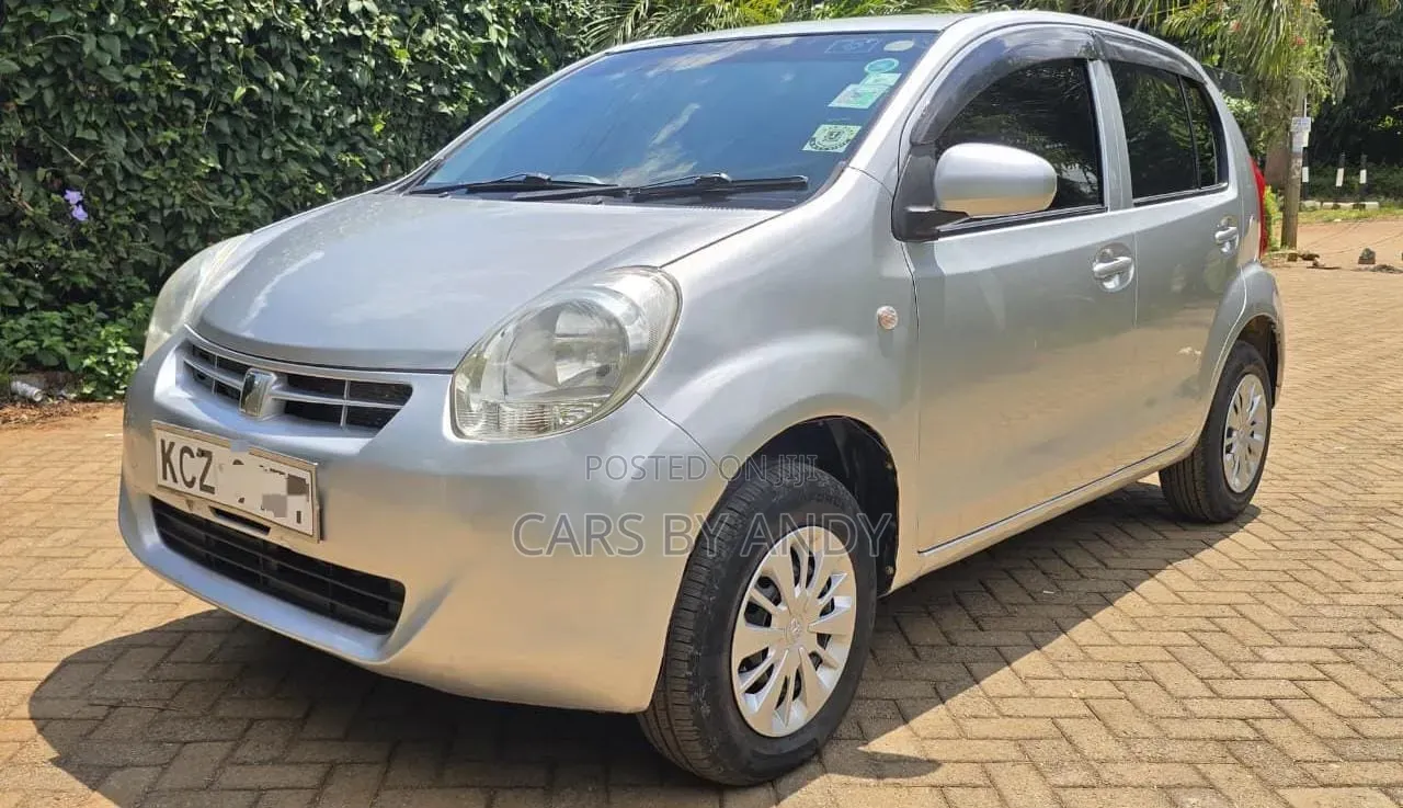 Toyota Passo 2013 Silver