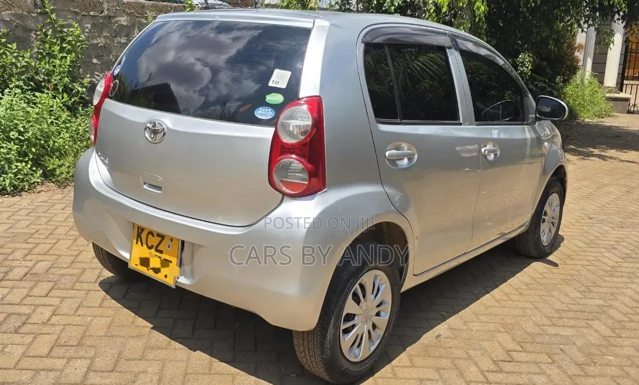 Toyota Passo 2013 Silver