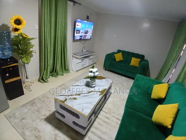 Cozy Two Bedroom - thumbnail 3