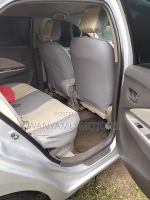 Toyota Belta 2011 Silver