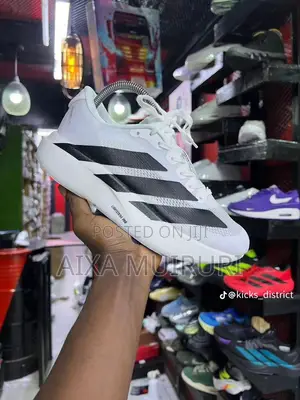 Unisex Adidas Sneakers Multiple Sizes