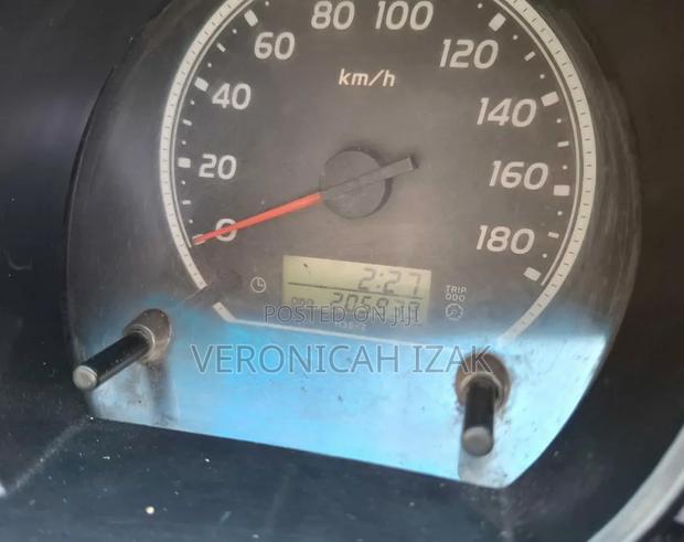 Toyota HiAce 2007 White - thumbnail 10