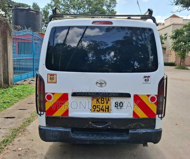 Toyota HiAce 2007 White - thumbnail 2
