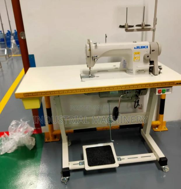 An Industrial Sewing Machine Juki Ddl8700