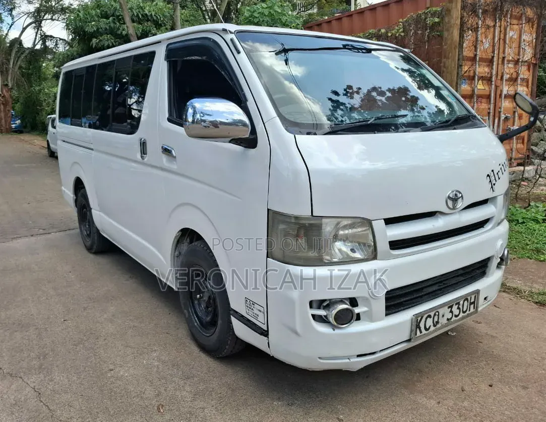Toyota HiAce 2011 White