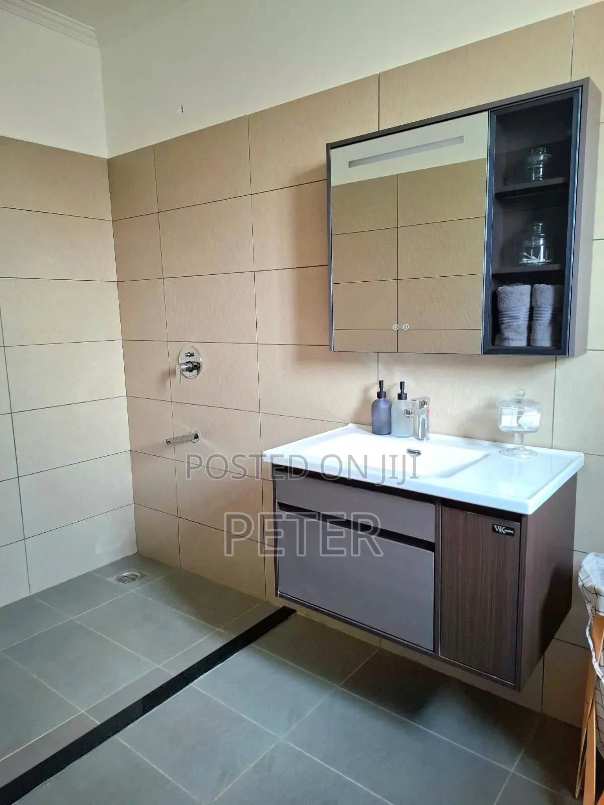 4bdrm Maisonette in Regent Park, Gateway Mall Area for rent