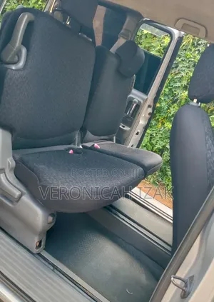 Toyota Sienta 2012 Silver
