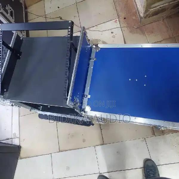 Professional 12unit Closed Rack
