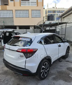 Honda Vezel 2019 White