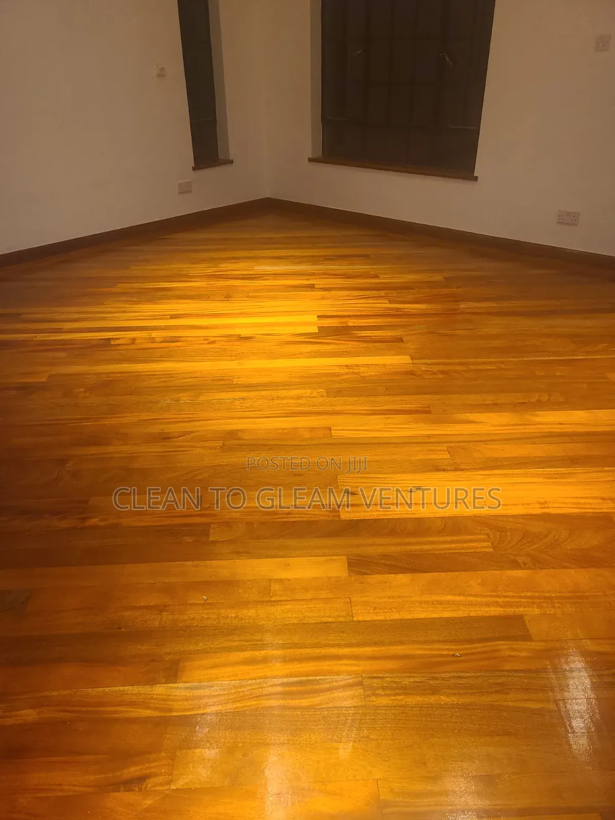 Classy Elegant Warm Wooden Flooring