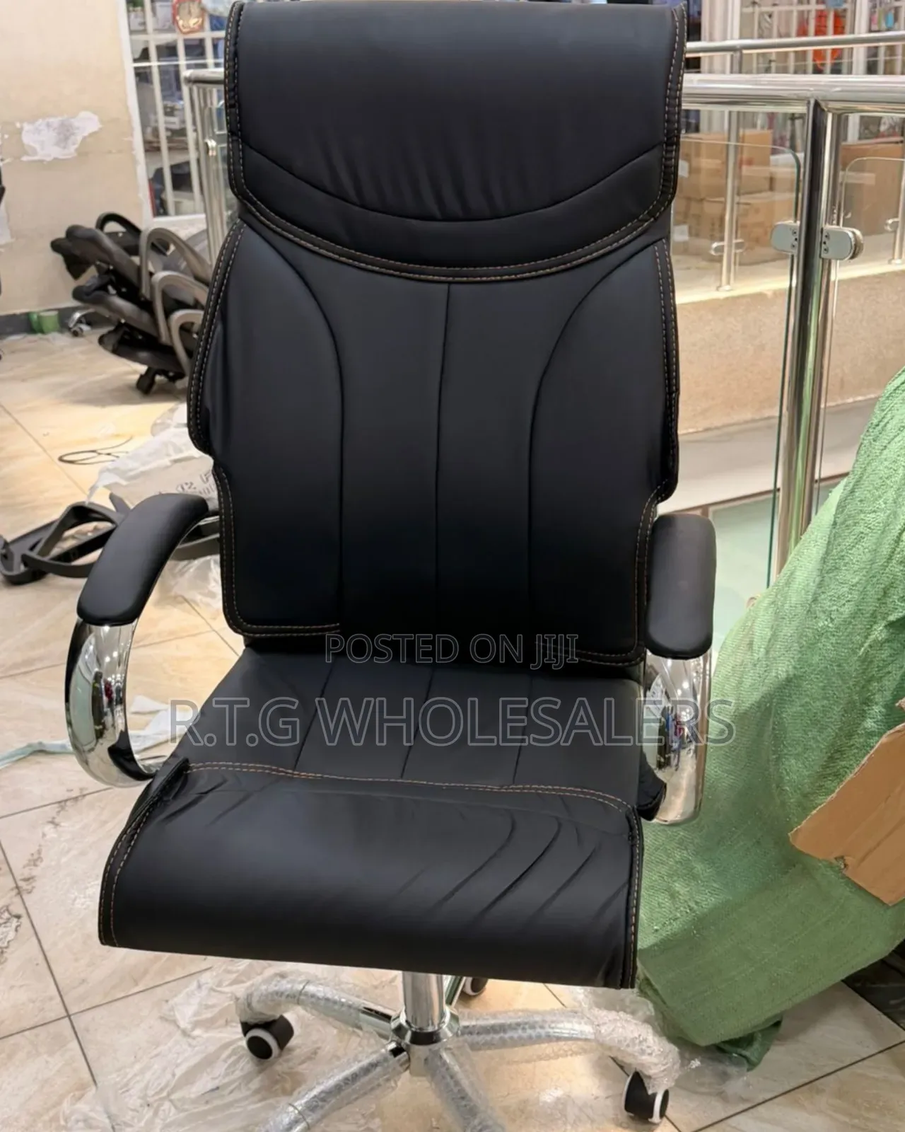 Executive Leather Chair – High Back With Padded Armrests
