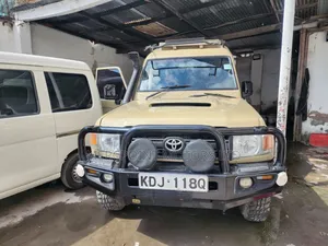 Toyota Land Cruiser 2014 Gold