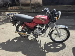 Bajaj Boxer 100 2025 Red