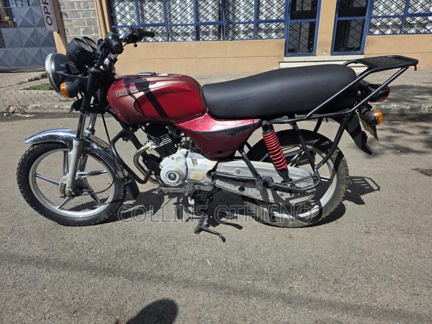 Bajaj Boxer 100 2025 Red - thumbnail 3