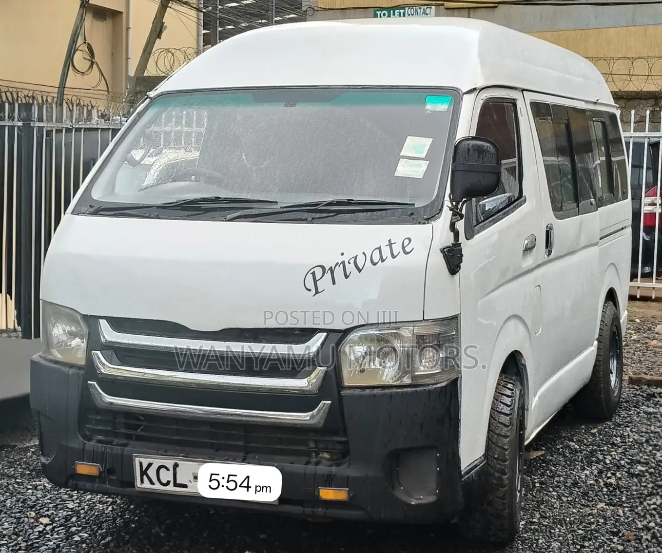 Toyota HiAce 2011 White