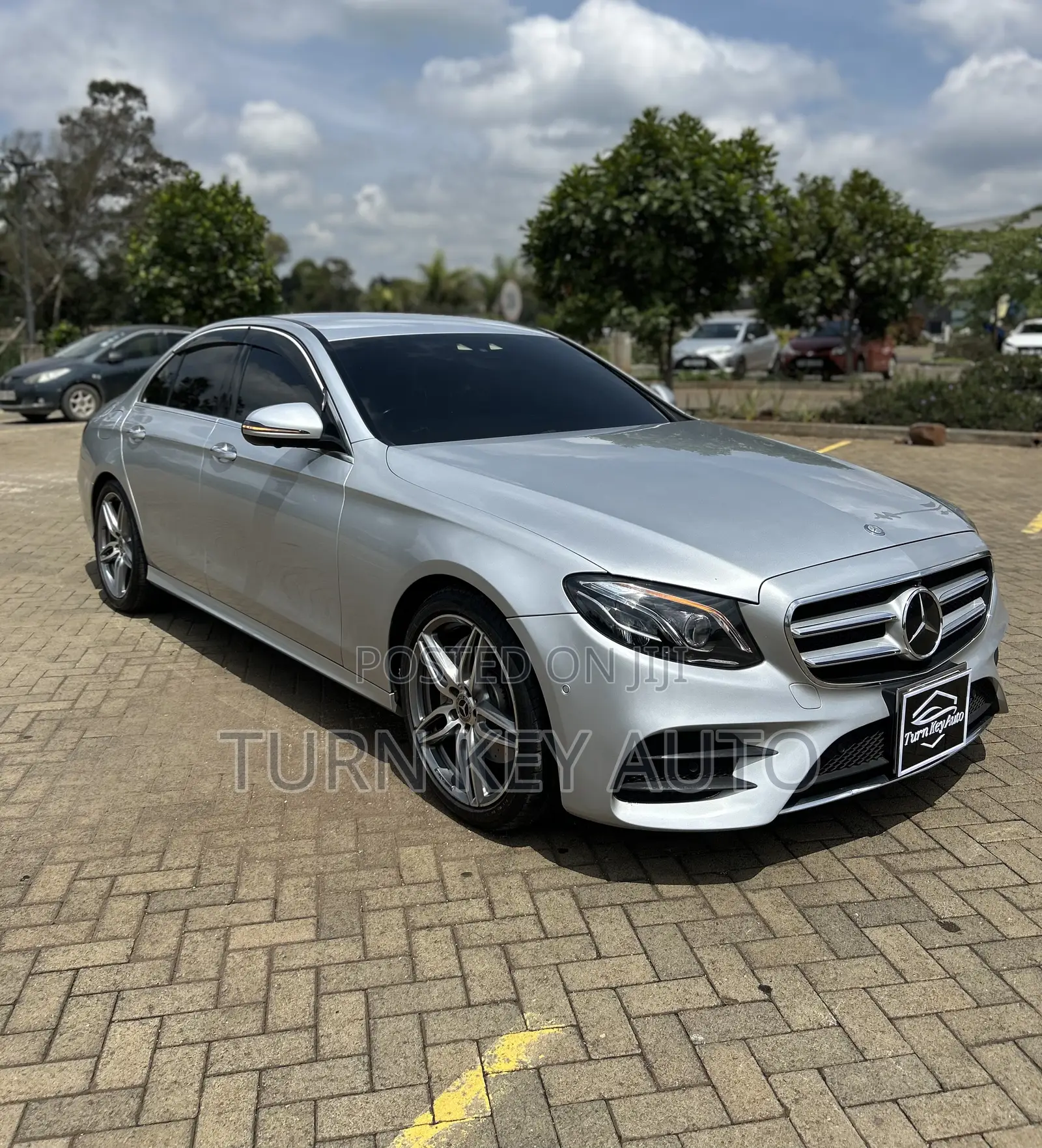 Mercedes-Benz E220 2016 Silver