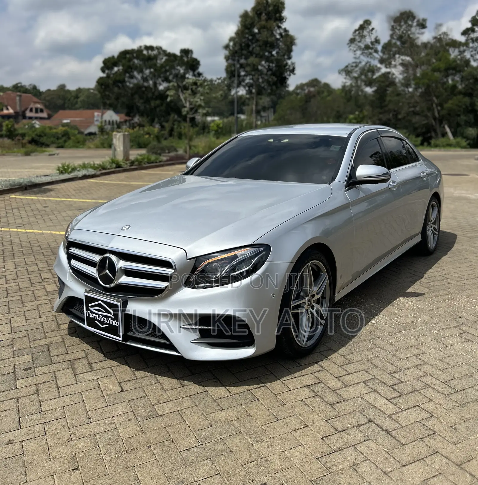 Mercedes-Benz E220 2016 Silver