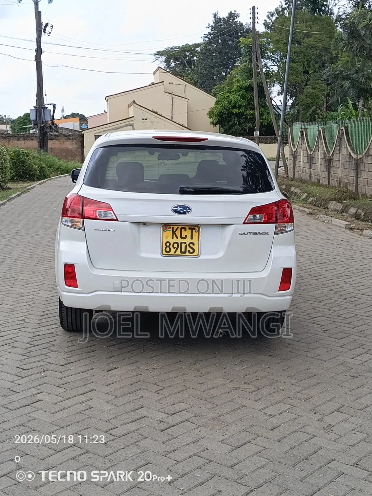 Subaru Outback 2011 White