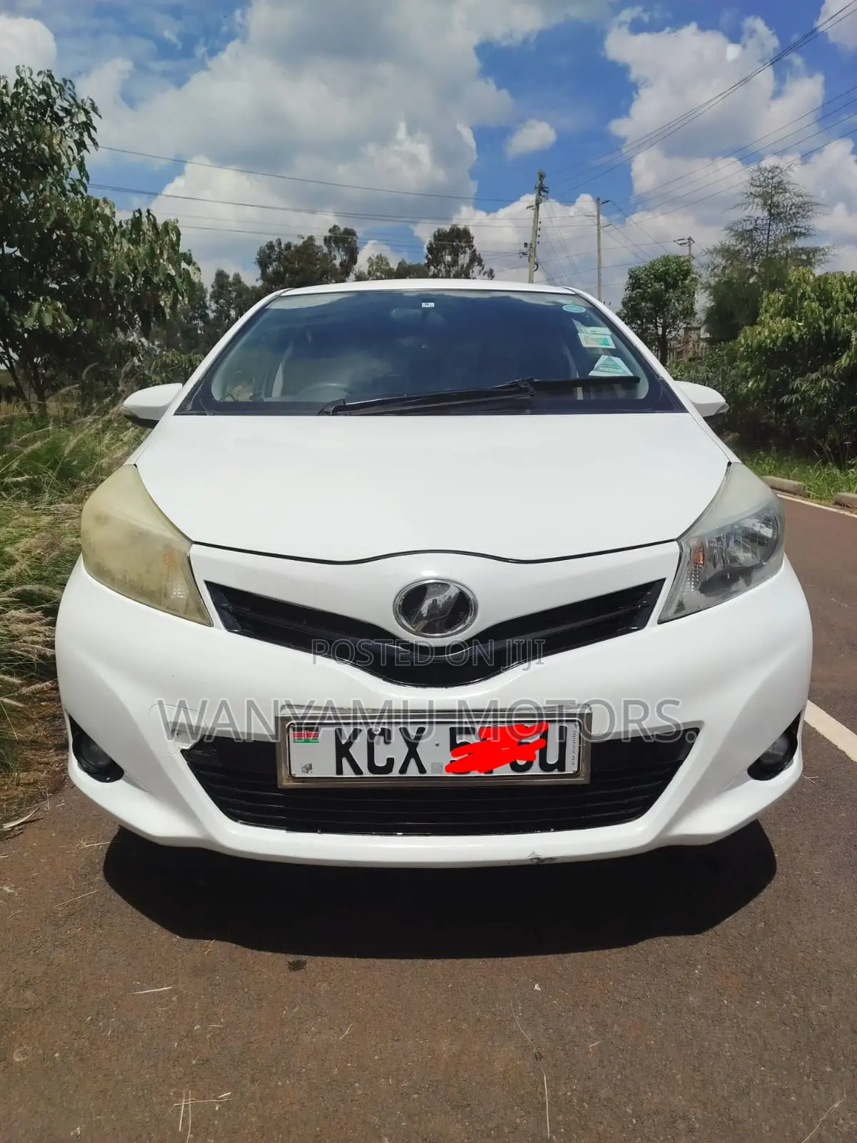 Toyota Vitz 2012 White