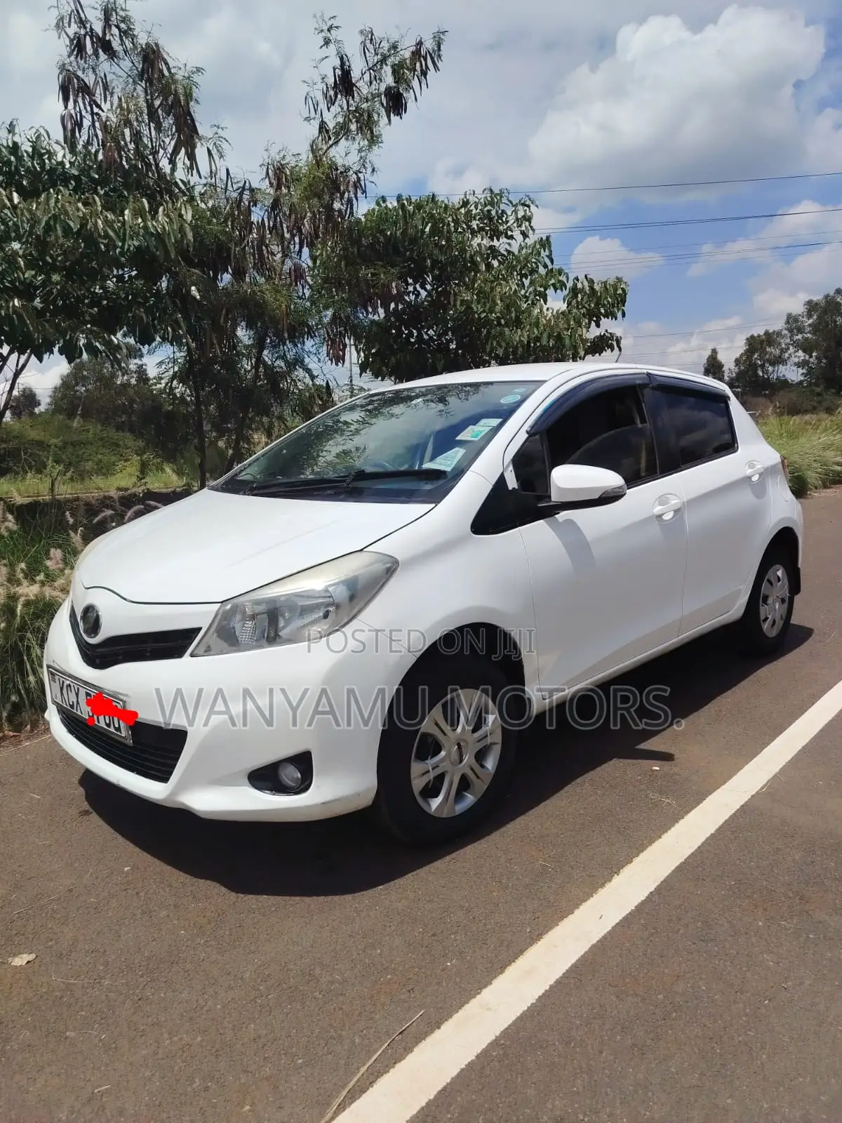 Toyota Vitz 2012 White