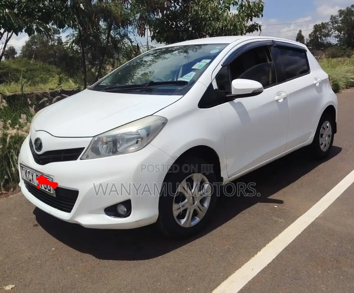 Toyota Vitz 2012 White