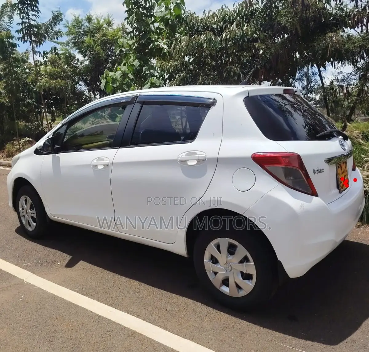 Toyota Vitz 2012 White