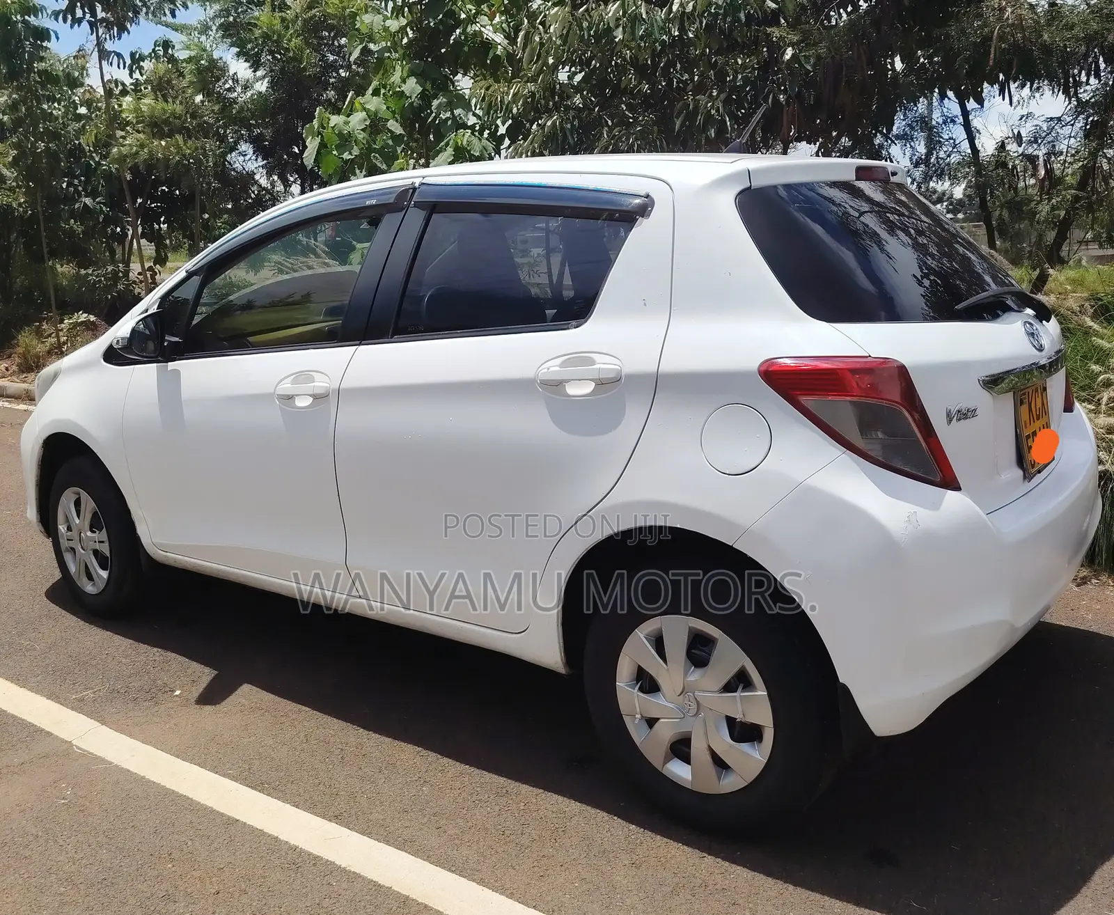 Toyota Vitz 2012 White