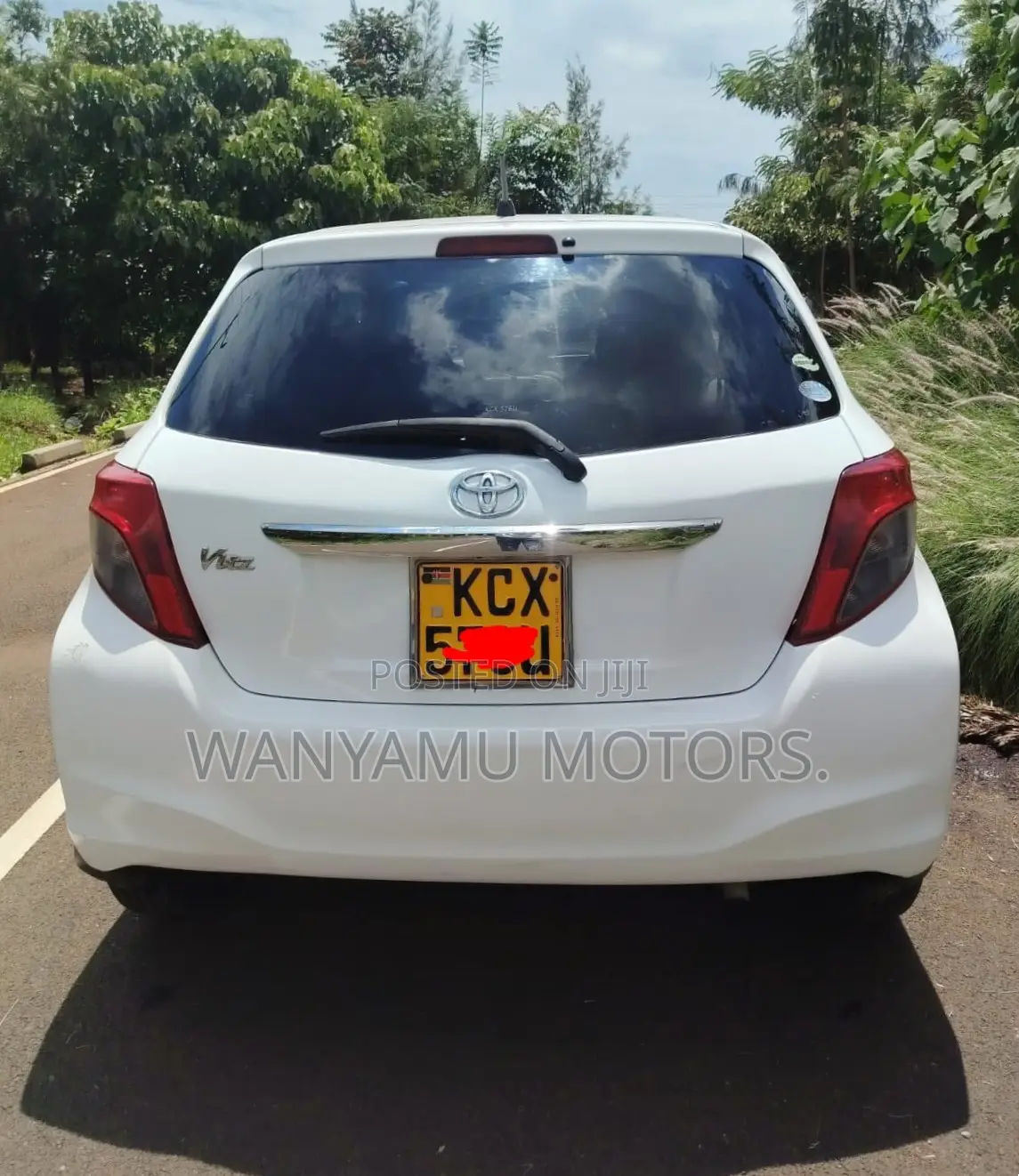 Toyota Vitz 2012 White