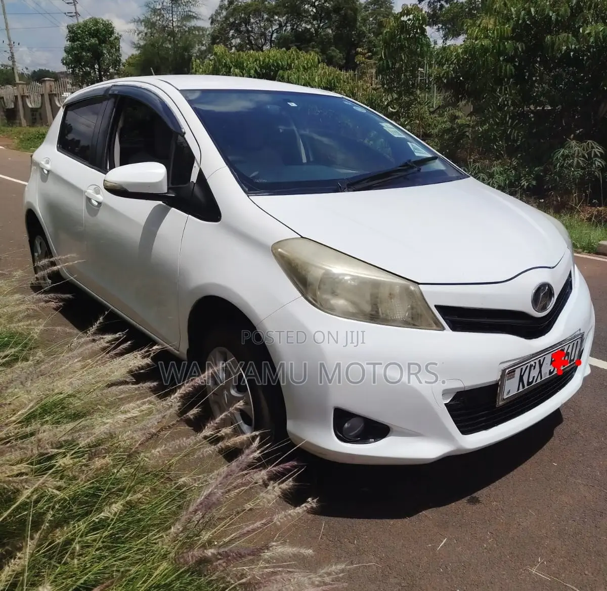 Toyota Vitz 2012 White