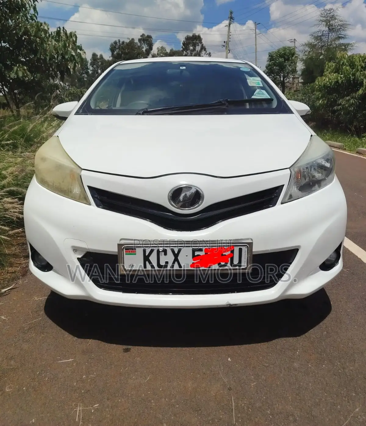 Toyota Vitz 2012 White