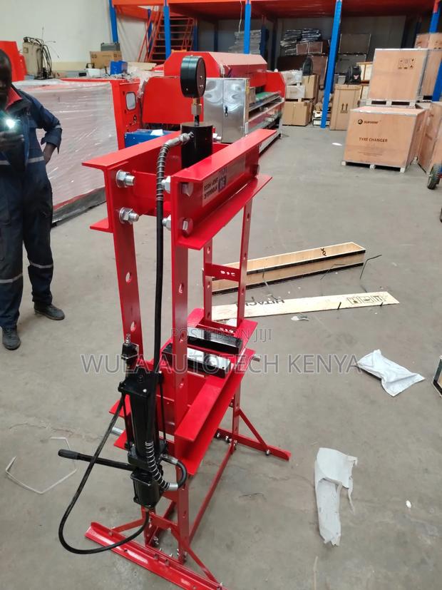 Pneumatic and Pressurized 30tns Press Machine Sunshine