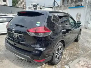 Nissan X-Trail 2.0 Petrol FWD 2018 Black