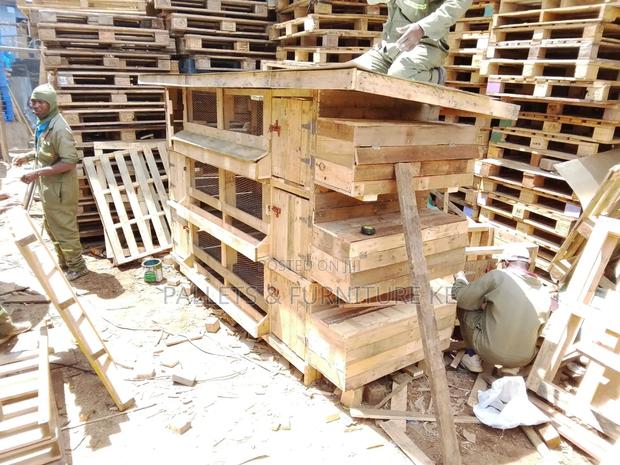 Oak Hen Shelter Cage